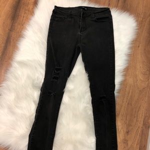 Black destroyed jeans